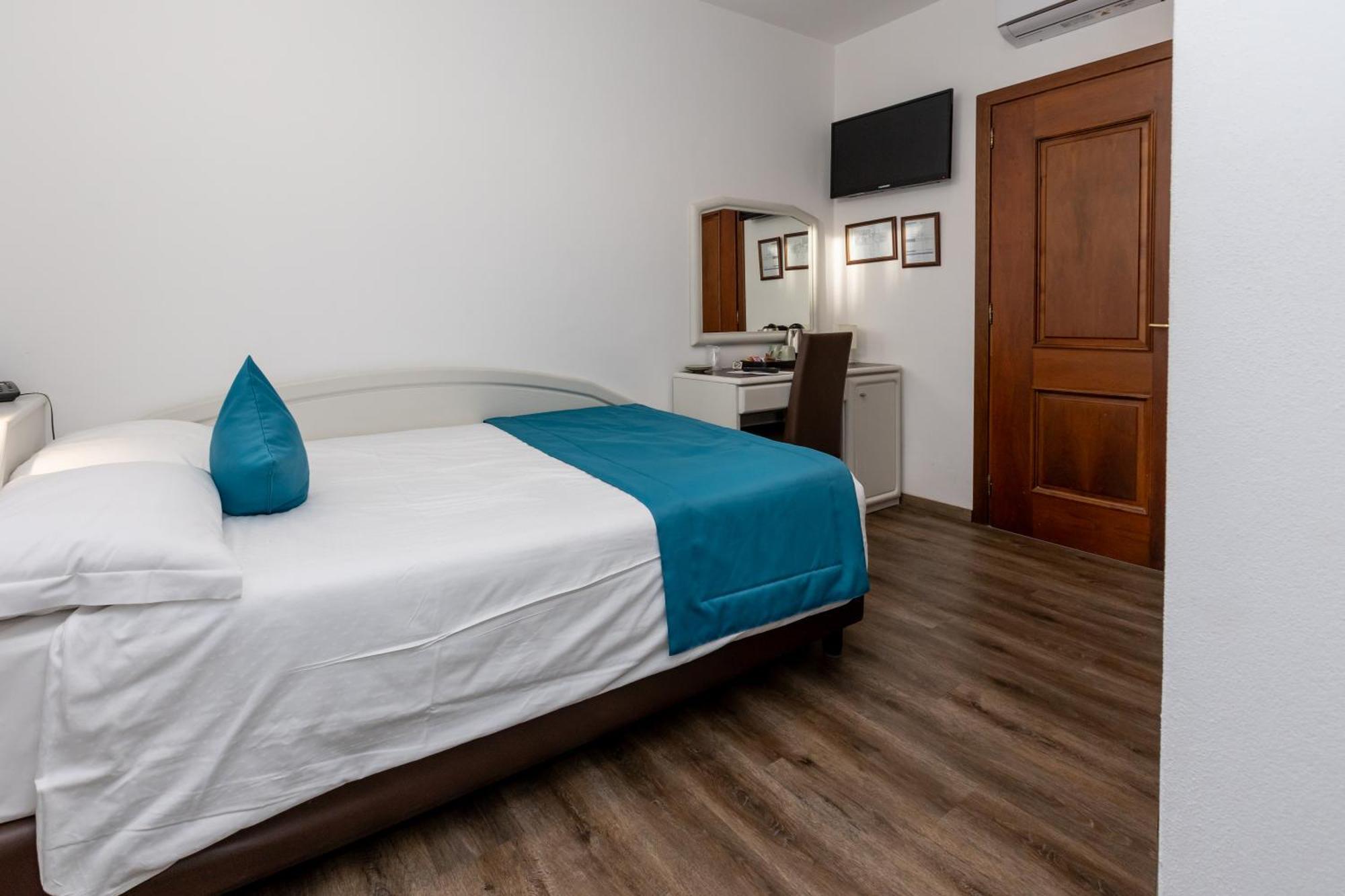 อัลแบร์โก กัปเปลโล เอ กาโดเร Hotel เบลลูโน ภายนอก รูปภาพ