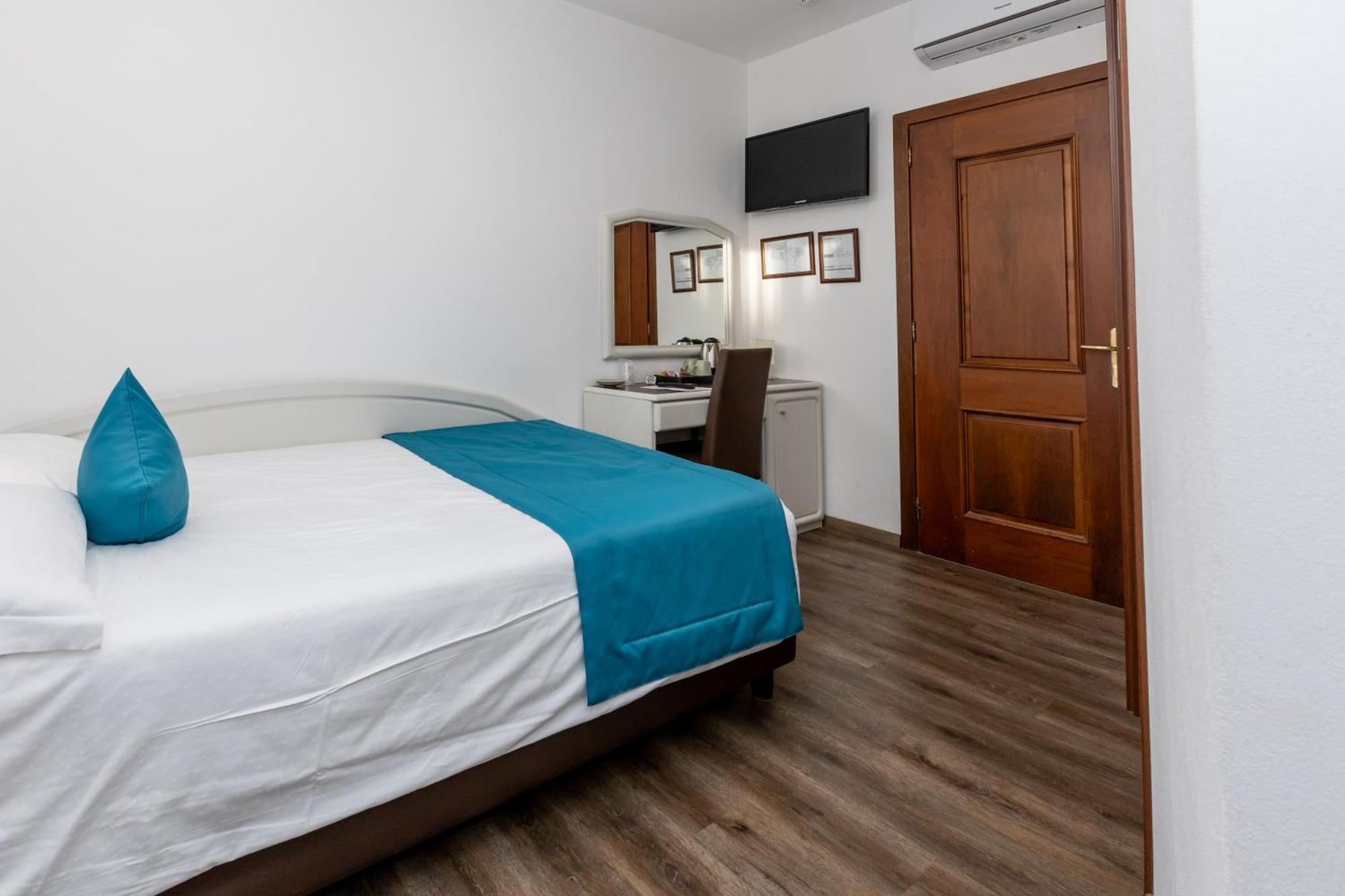 อัลแบร์โก กัปเปลโล เอ กาโดเร Hotel เบลลูโน ภายนอก รูปภาพ